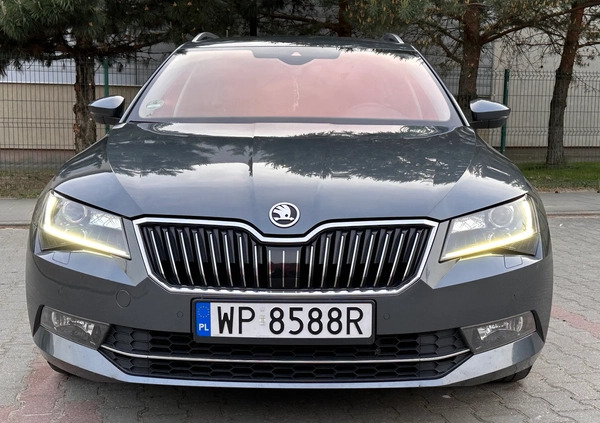 Skoda Superb cena 79900 przebieg: 164000, rok produkcji 2017 z Płock małe 742